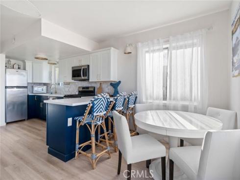 20 Pacific Avenue, Surfside, CA