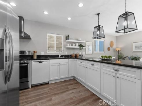 17111 S Pacific Avenue, Sunset Beach, CA