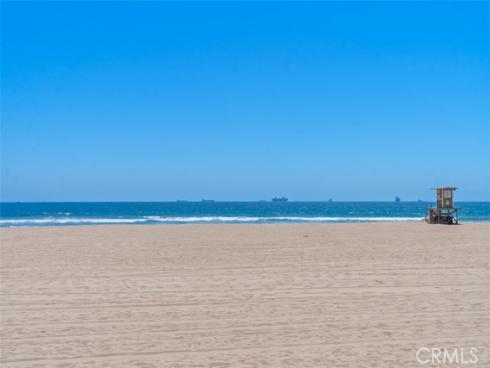 17111 S Pacific Avenue, Sunset Beach, CA
