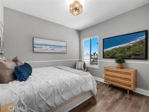 17111 S Pacific Avenue, Sunset Beach, CA