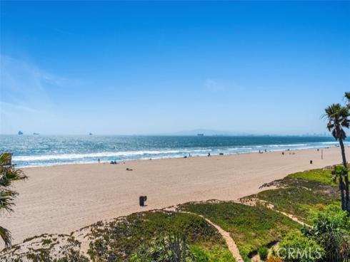 17111 S Pacific Avenue, Sunset Beach, CA