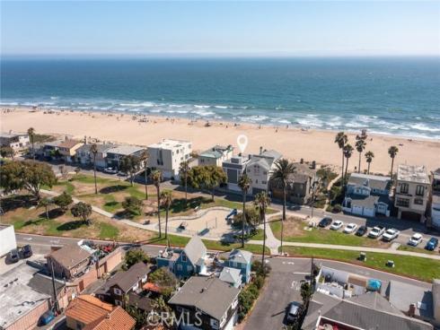 17111 S Pacific Avenue, Sunset Beach, CA