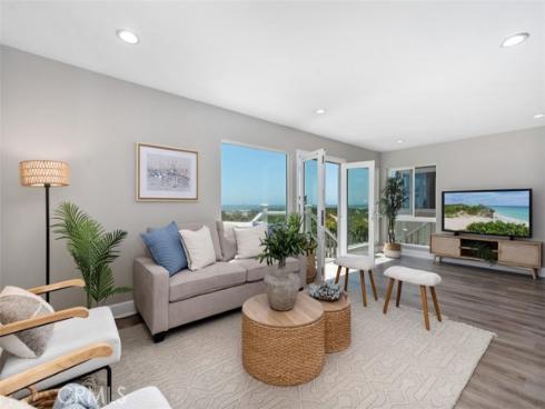 17111 S Pacific Avenue, Sunset Beach, CA