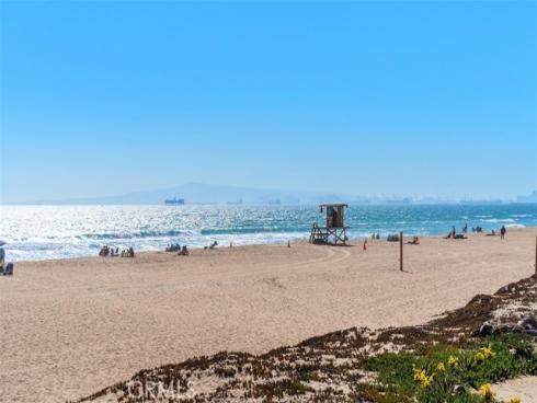 17027 S Pacific Avenue, Sunset Beach, CA