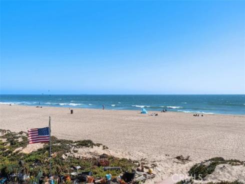 17027 S Pacific Avenue, Sunset Beach, CA