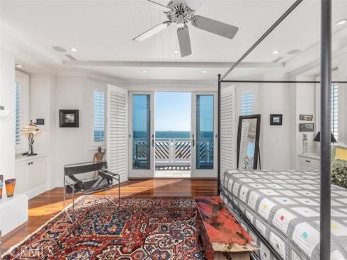 17027 S Pacific Avenue, Sunset Beach, CA