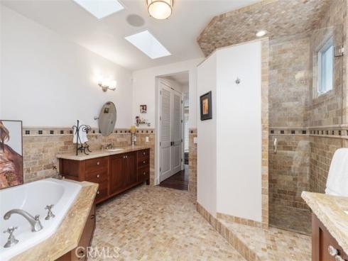 17027 S Pacific Avenue, Sunset Beach, CA