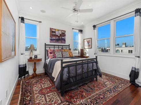 17027 S Pacific Avenue, Sunset Beach, CA