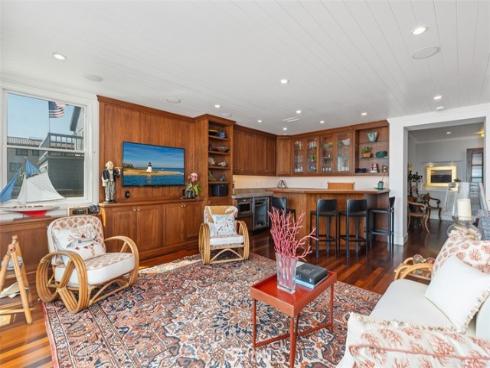 17027 S Pacific Avenue, Sunset Beach, CA