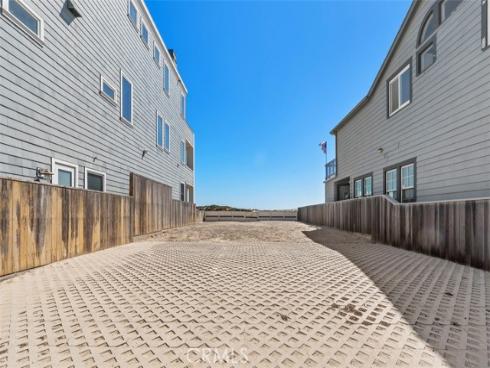 17027 S Pacific Avenue, Sunset Beach, CA