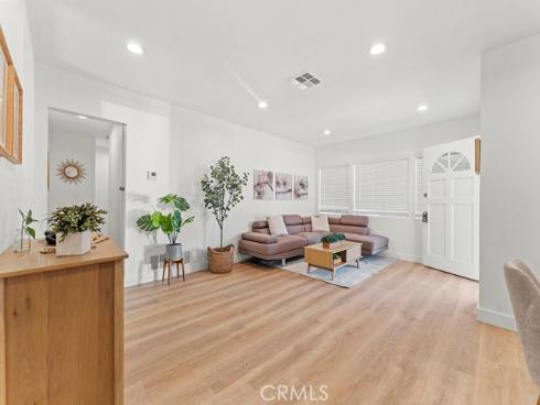 1056  Walter   Avenue, Tustin, CA