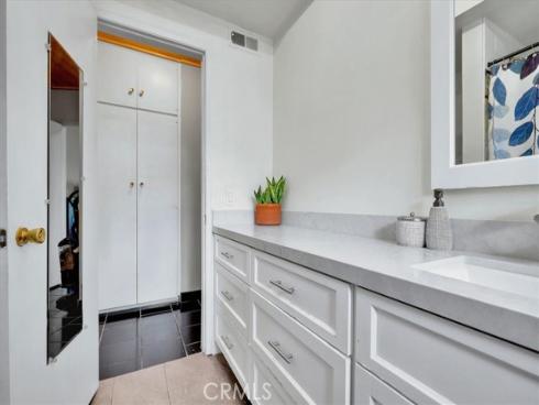 13902 Yorba 14C , Tustin, CA