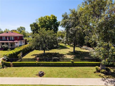 440 W Main Street , Tustin, CA