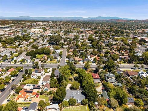 440 W Main Street , Tustin, CA