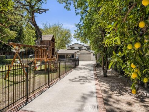 440 W Main Street , Tustin, CA