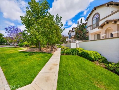 2329 Sunningdale