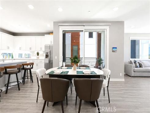 253 Waypoint , Tustin, CA