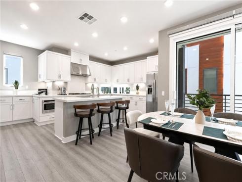 253 Waypoint , Tustin, CA
