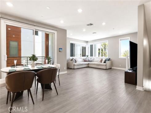 253 Waypoint , Tustin, CA
