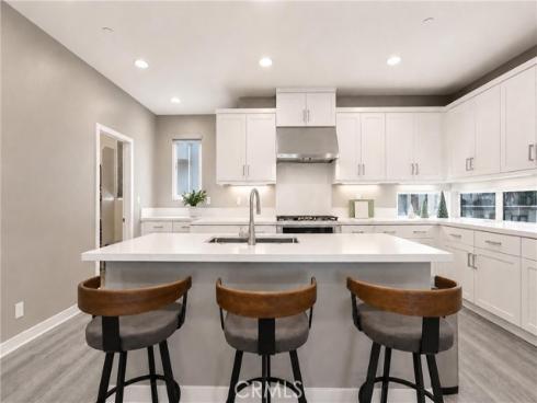 253 Waypoint , Tustin, CA
