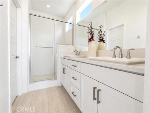 253 Waypoint , Tustin, CA