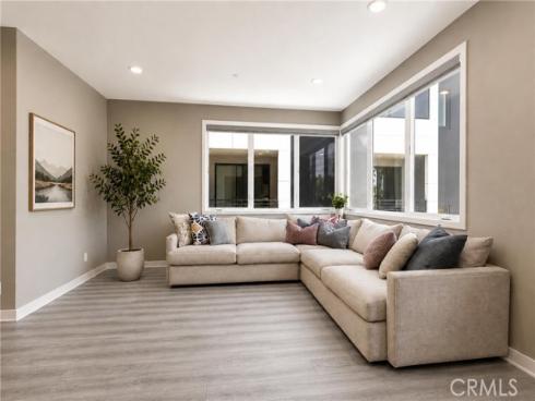 253 Waypoint , Tustin, CA
