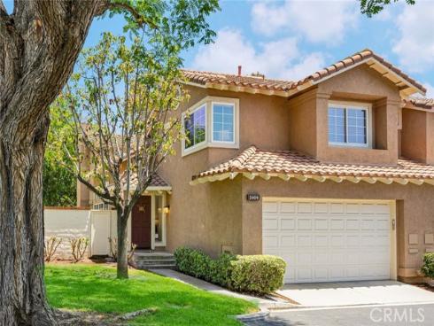 2404 Calle Andorra