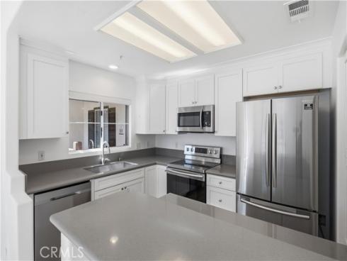2960 Champion 805 , Tustin, CA