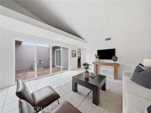 14352 Kipling Lane, Tustin, CA