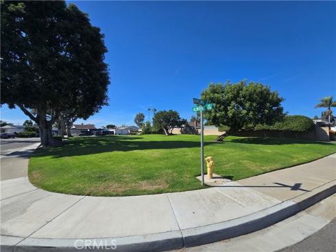 14352 Kipling Lane, Tustin, CA
