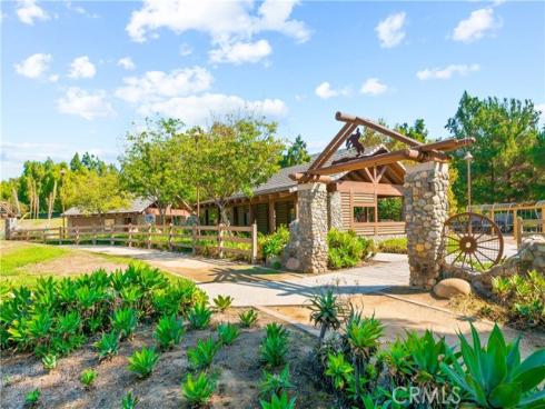 2564 Newman Avenue, Tustin, CA