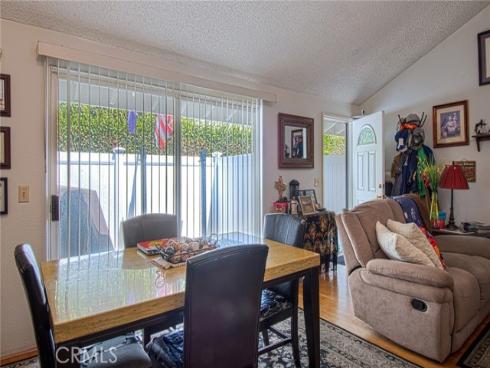 1042 Walnut D Street, Tustin, CA