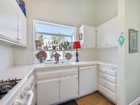 15732 S B  A , Tustin, CA