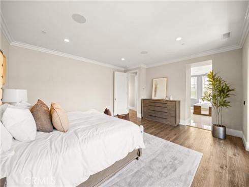 16 Windrow Rd , Tustin, CA