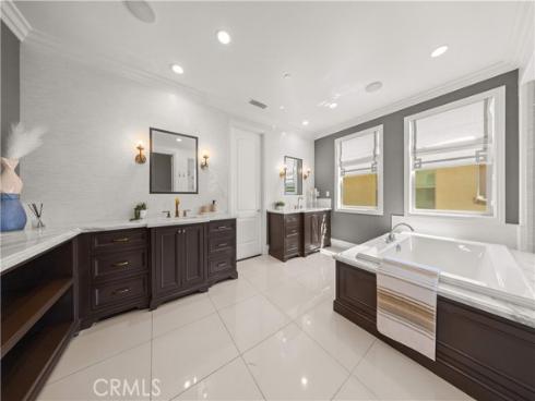 16 Windrow Rd , Tustin, CA