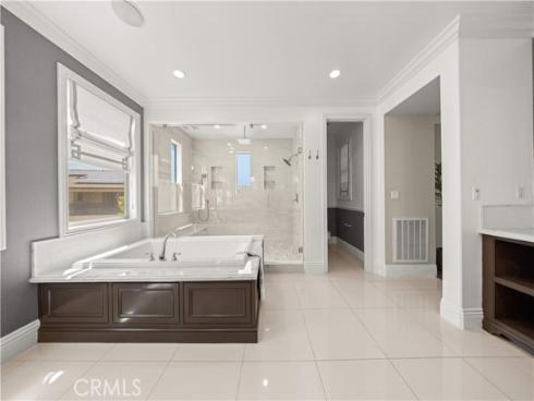 16 Windrow Rd , Tustin, CA