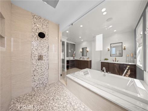16 Windrow Rd , Tustin, CA