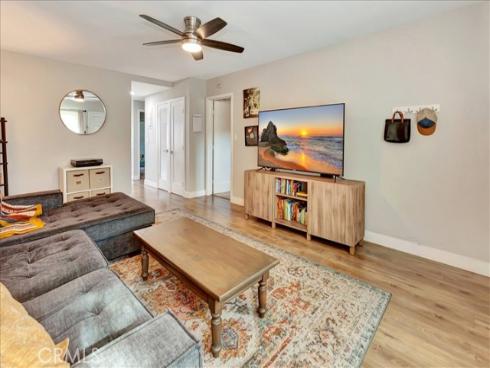 674 W Main A Street, Tustin, CA