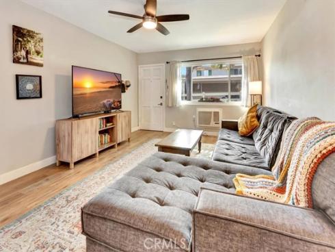 674 W Main A Street, Tustin, CA