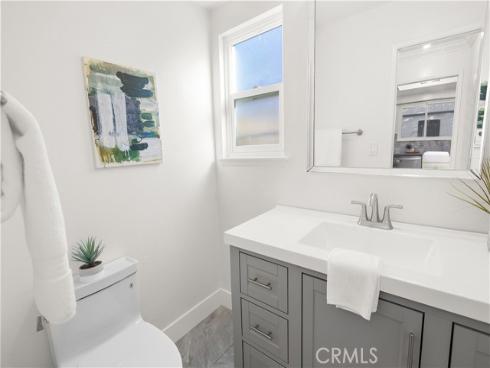 1111 E 1st , Tustin, CA