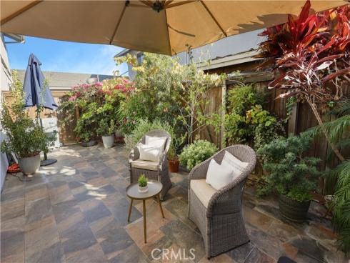 1111 E 1st , Tustin, CA