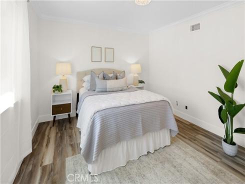 1111 E 1st , Tustin, CA