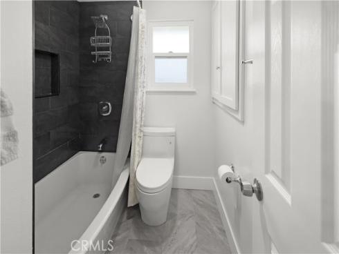 1111 E 1st , Tustin, CA