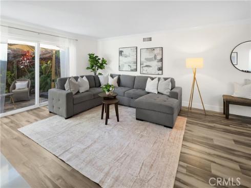 1111 E 1st , Tustin, CA