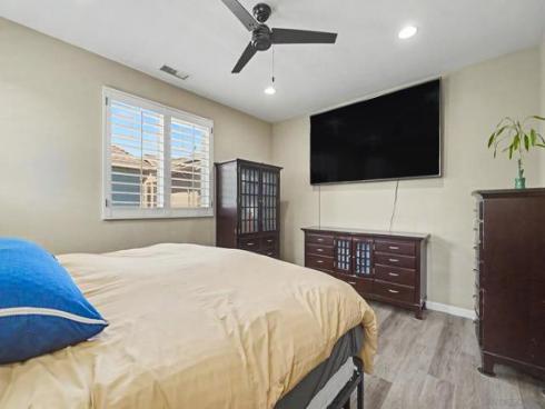 73 Westwind Dr , Tustin, CA