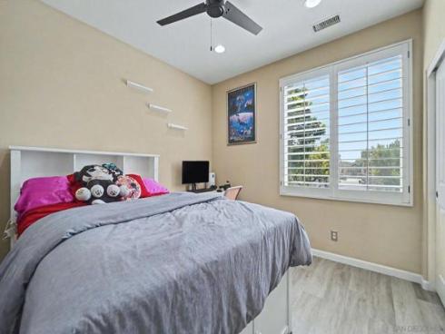 73 Westwind Dr , Tustin, CA