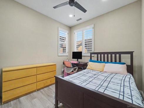 73 Westwind Dr , Tustin, CA