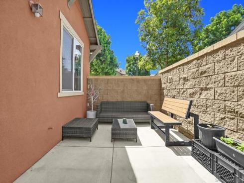 73 Westwind Dr , Tustin, CA