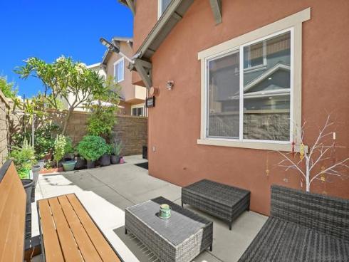 73 Westwind Dr , Tustin, CA