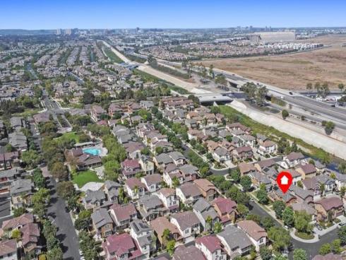 73 Westwind Dr , Tustin, CA